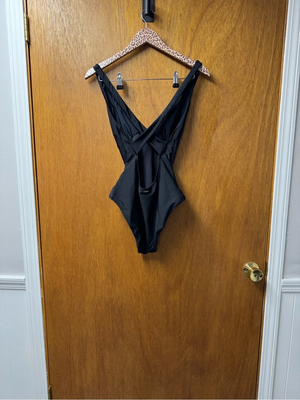 L'AGENCE Lisa Belted V-Neck One Piece Swimsuit Bathing Suit Black Medium